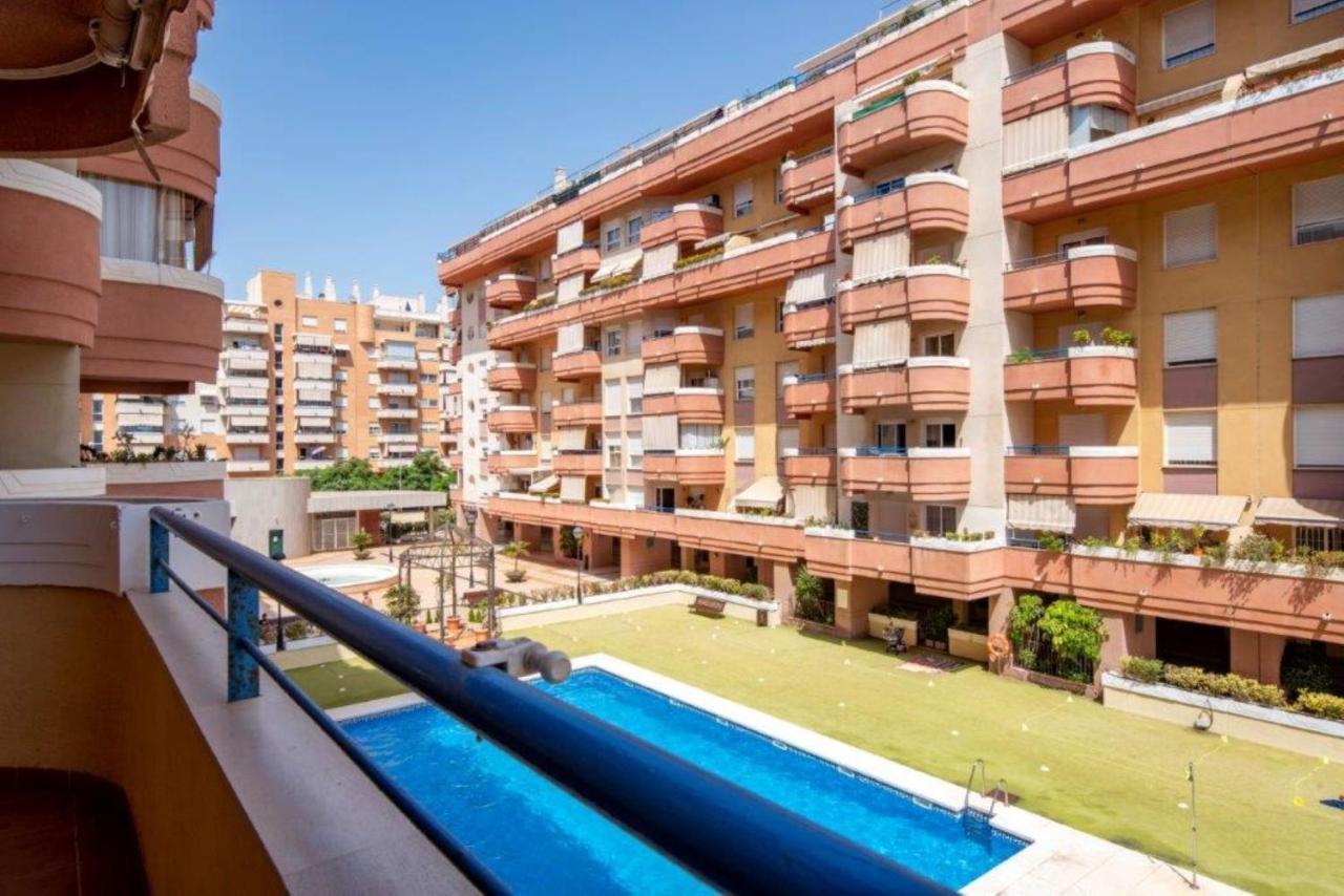Apartamento Piscis Litoral マラガ エクステリア 写真